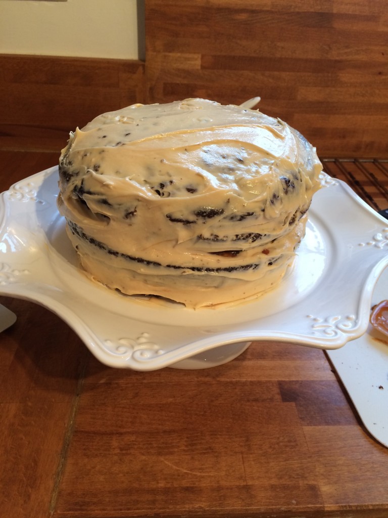 Spread the rest of the buttercream over the entire cake